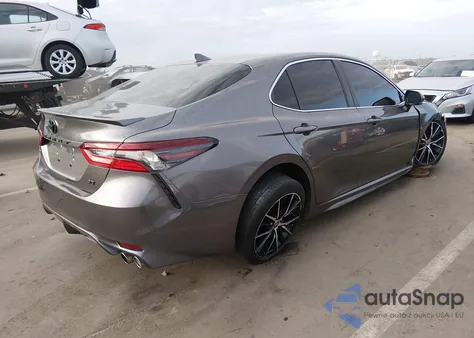 2021 Toyota Camry Se z USA, uszkodzony, nr VIN 4T1S11AK2MU519542